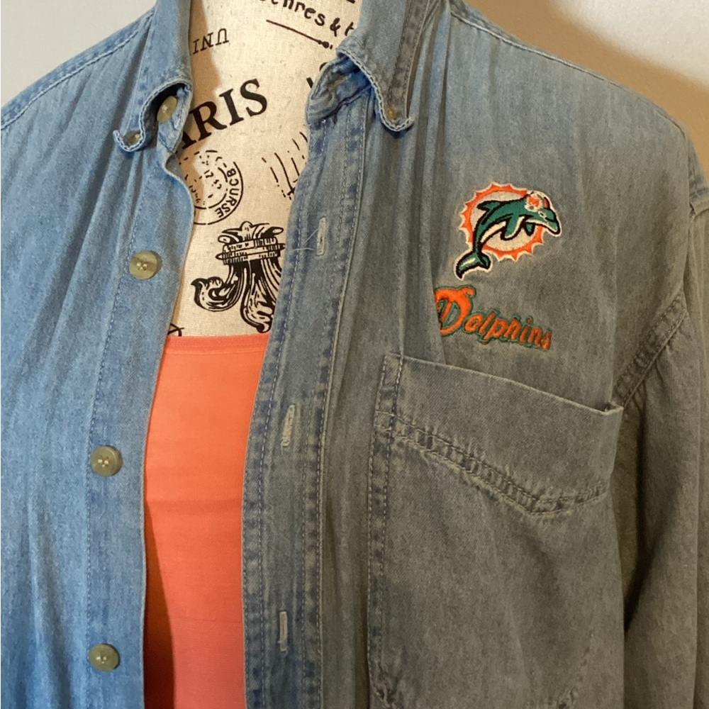 🐬 MIAMI DOLPHINS DENIM BUTTON DOWN SHIRT NFL MENS SMALL VINTAGE UNISEX
